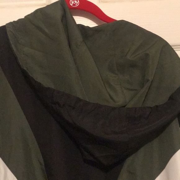 NWOT Color block design 3/4 Zip jacket with hood. Black - white - olive green - Picture 8 of 8